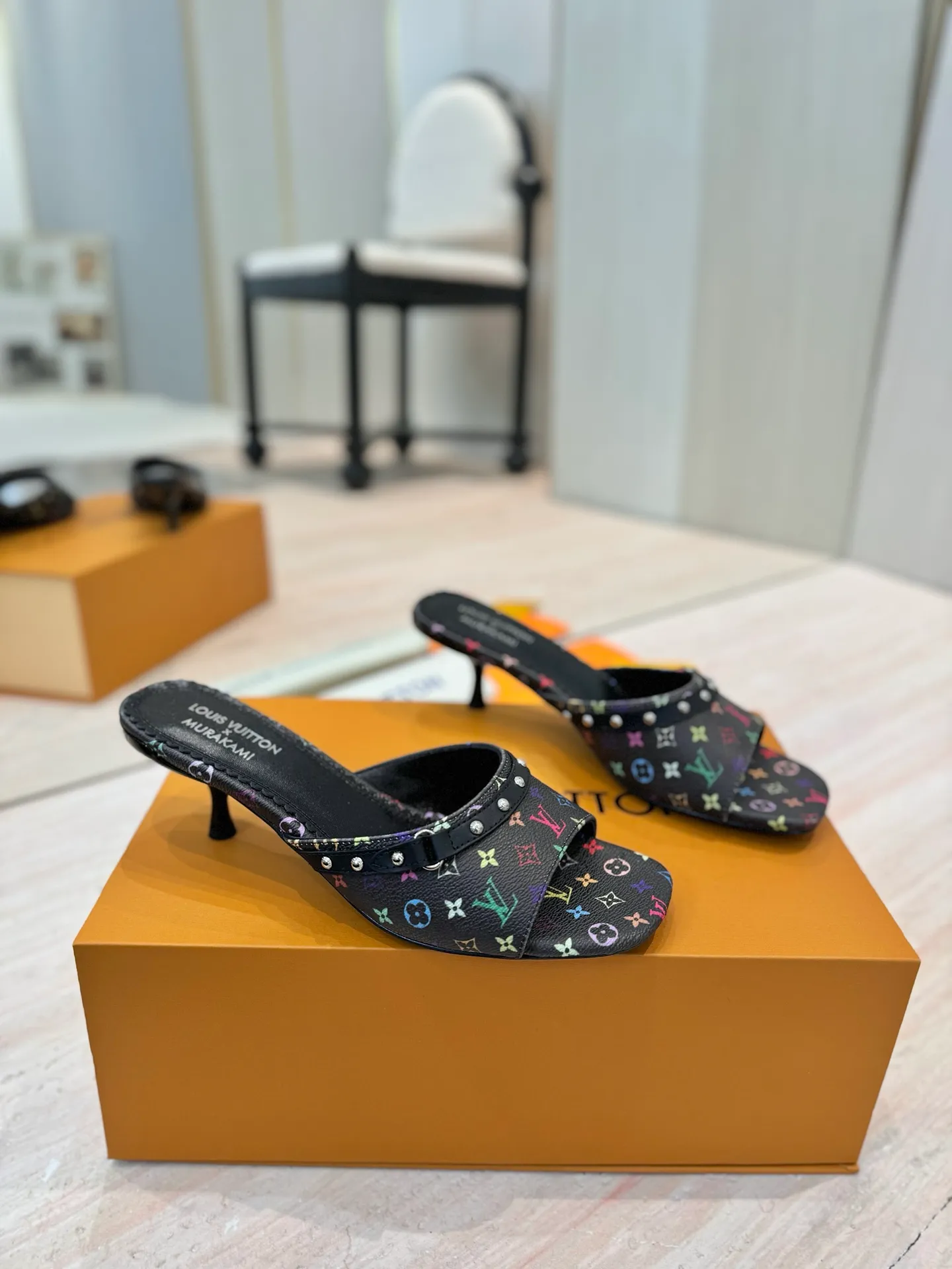 👟👟Ex-factory price 600👟👟 (top version) louis vuitton LV Louis Vuitton 25/Spring and Summer The latest Mary Jane shoes are simple and exquisite, full of high-end, showing elegance~ They look great on the feet and are full of summer shoes💯Awesome ✅Upper: 3D printed cowhide ✅Inner lining: Sheepskin lining, ✅Outsole: Genuine leather outsole imported from Italy ✅Size: 35-41 (40 to 41 customized, non-returnable) ✅Packaging: full set of packaging